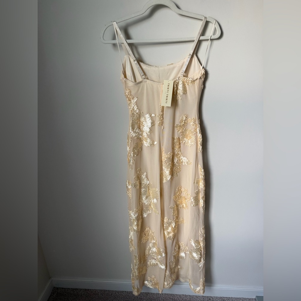 Viral Yellow floral applique bodycon Maxi Dress - Picture 6 of 6